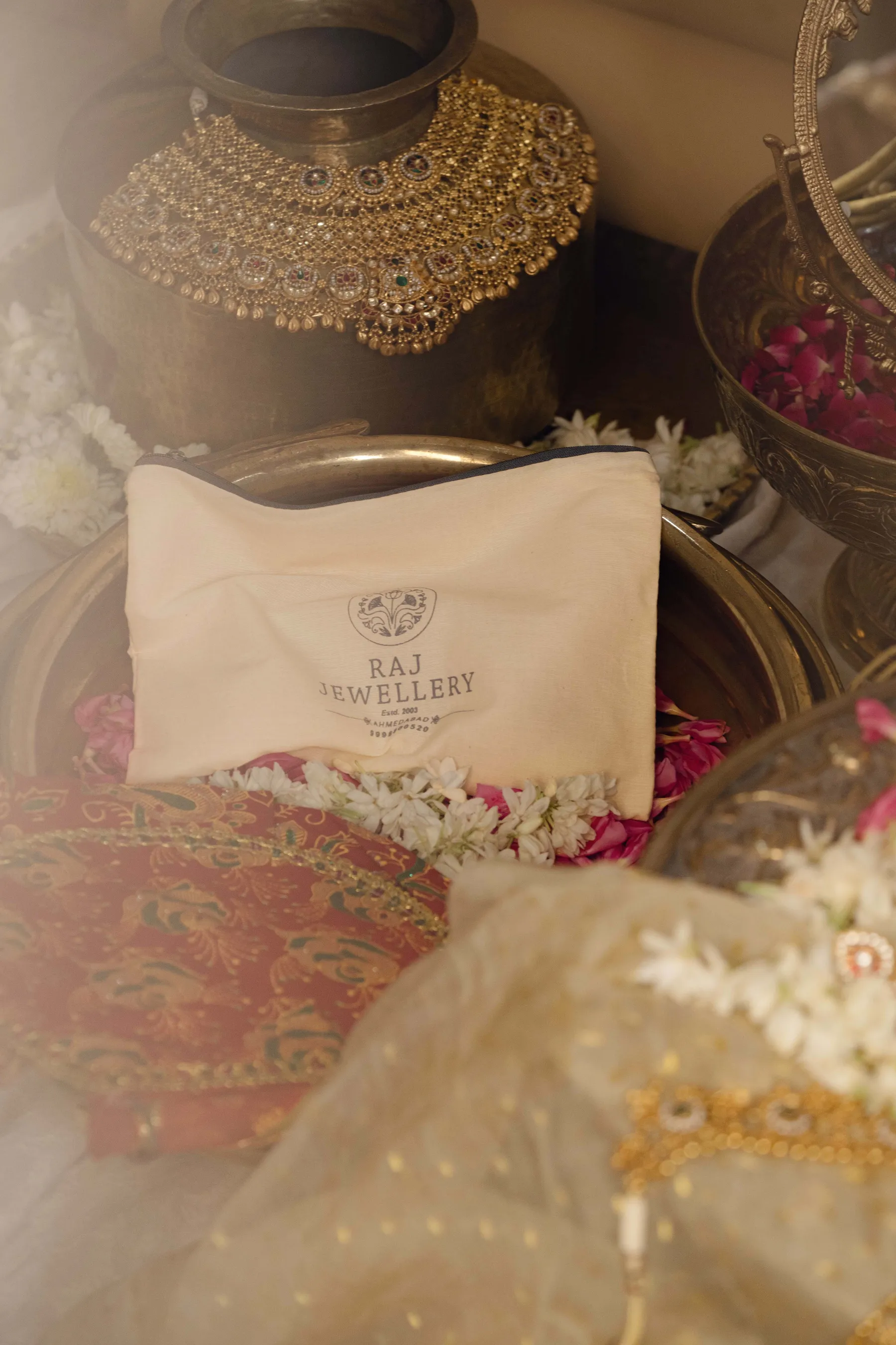 Raj jewellery — photograph 6 by Nandika Shah